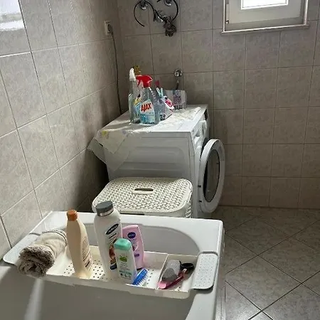 Okrug Gornji شقة