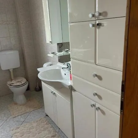 아파트 Okrug Gornji *