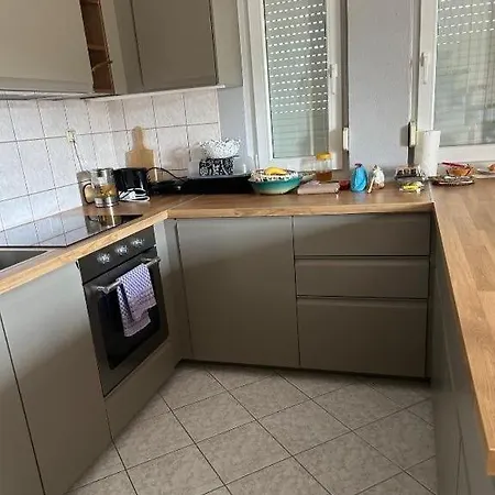 Okrug Gornji 트로기르